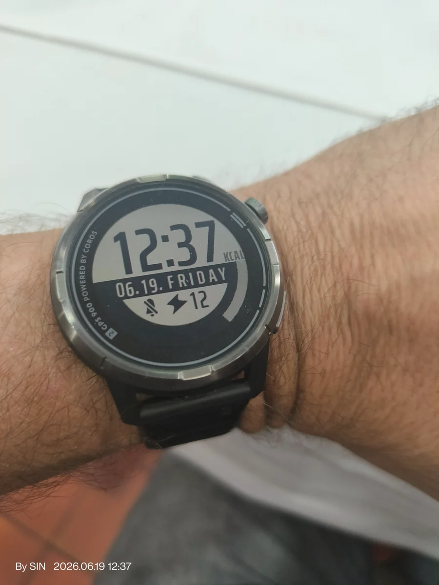 Decathlon GPS900 Powered by COROS sportski sat